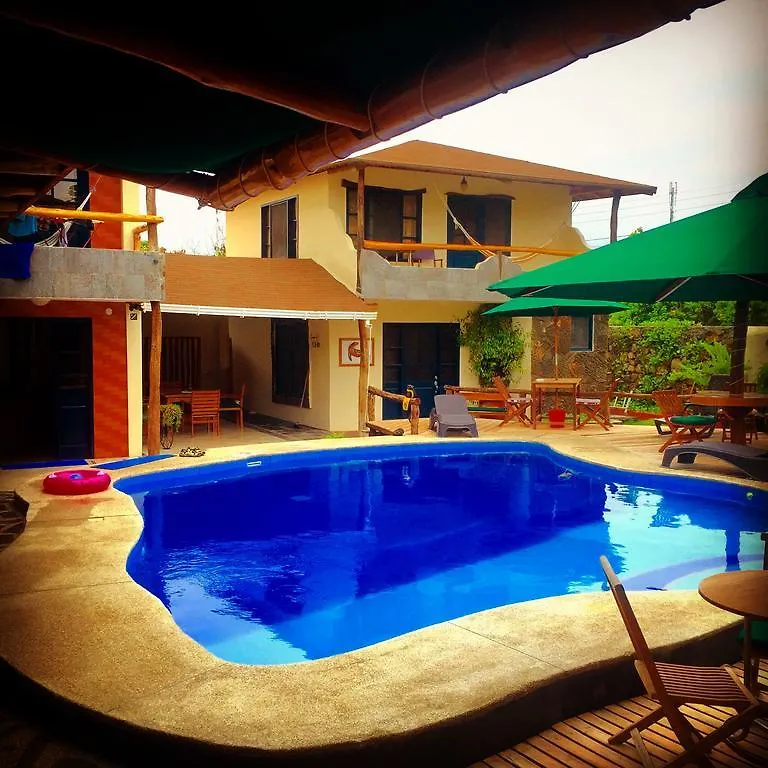 Galapagos Cottages Puerto Ayora  Dom wakacyjny